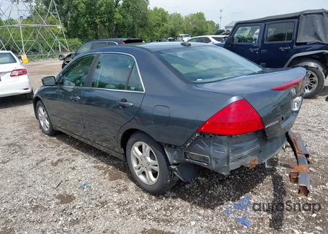 2006 Honda Accord 2.4 Ex z USA, uszkodzony, nr VIN 1HGCM56836A119743
